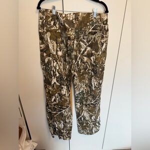 Women’s Camo Cargo Pants - Olive/White